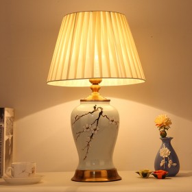 Modern Chinese retro ceramic table lamp simple American high-end living room villa bedroom bedside table lamp
