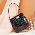 New women's bag spring and summer leather handbags crocodile pattern handbag shoulder messenger fashion bucket ladies bag