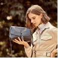 The first layer of leather handbags new leather shoulder messenger bag female fashion wild large capacity ladies small bag