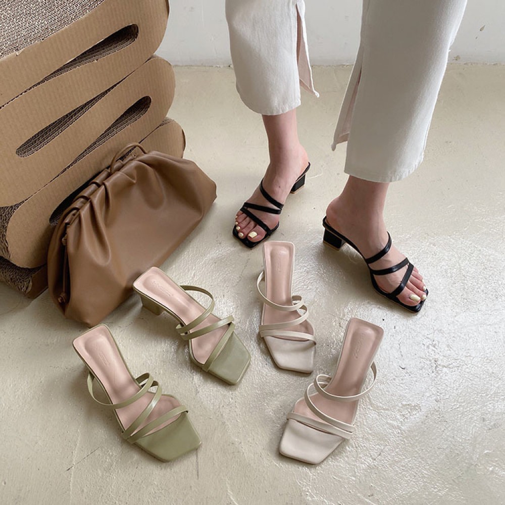 Sexy square head thick medium-heeled slippers female summer wear Roman thin belt holiday OL beach open-toe sandals