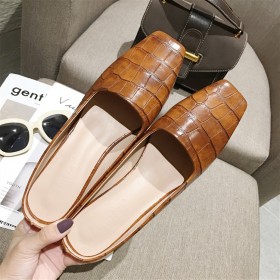 Retro square head female slippers summer new outer wear cat heel crocodile pattern Baotou drag low heel mules